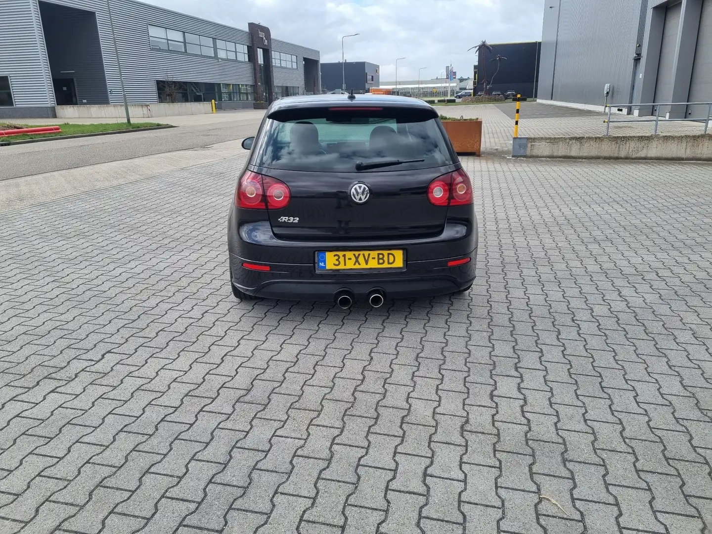 Volkswagen Golf 3.2 R32 Zwart - 2