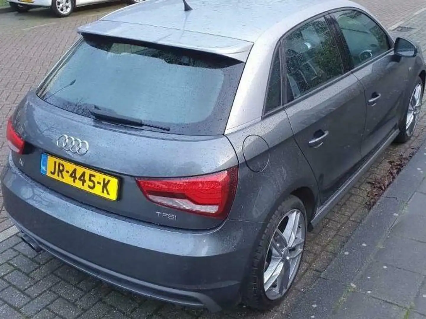 Audi A1 A1 1.4 TFSI CoD Sp.PL S-tr7 S-Line Grijs - 2