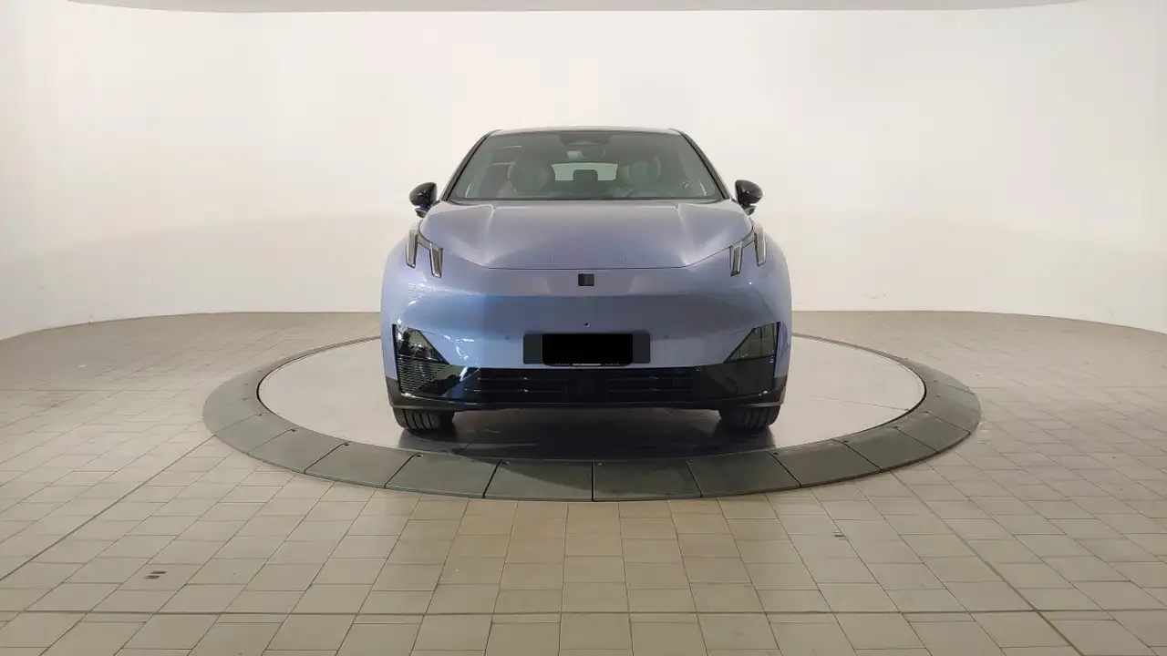 Lynk & Co 02