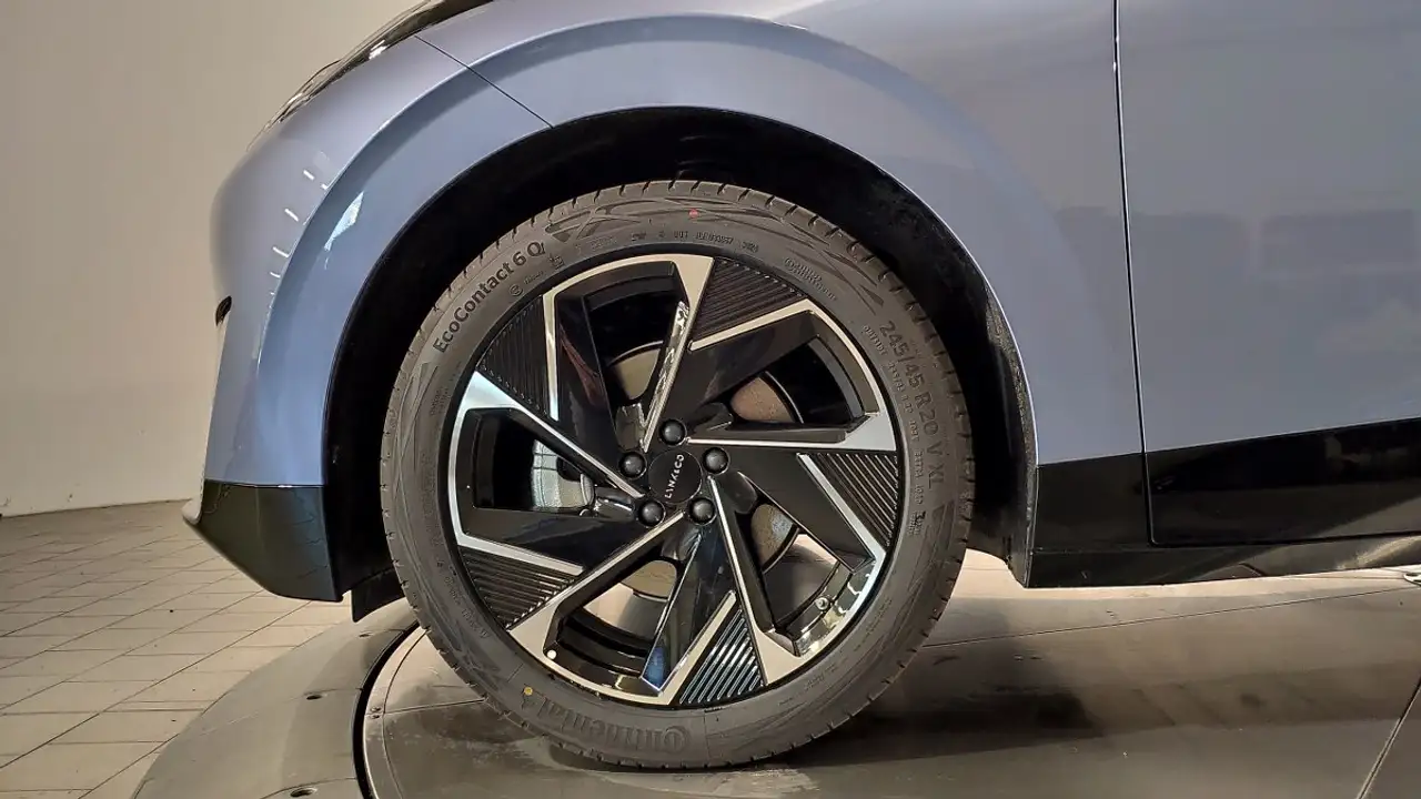 Lynk & Co 02