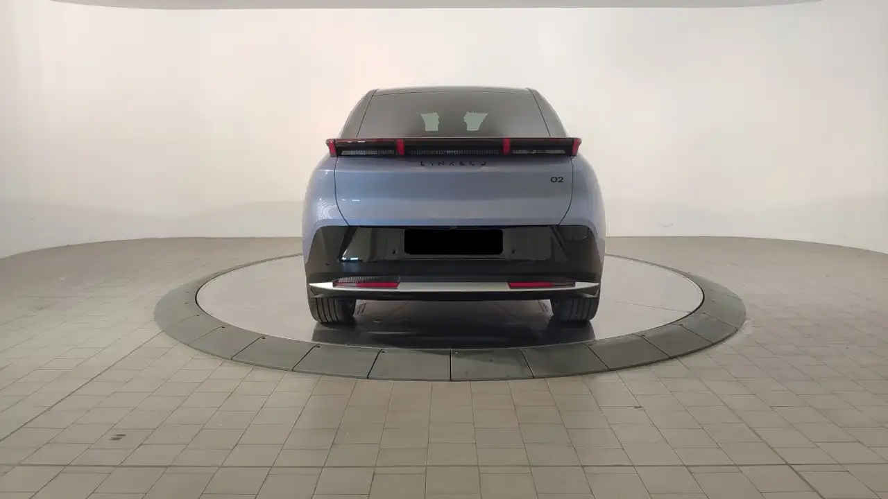 Lynk & Co 02
