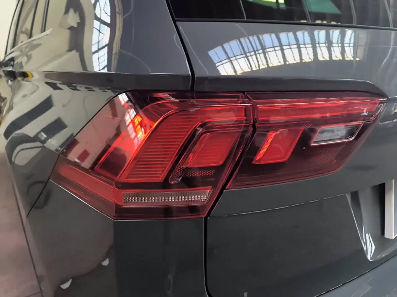 Volkswagen Tiguan 2.0 tdi life 150cv dsg 18