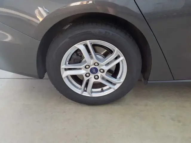 Ford Focus view 10