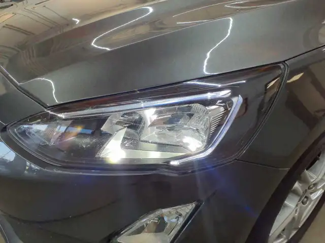 Ford Focus view 13