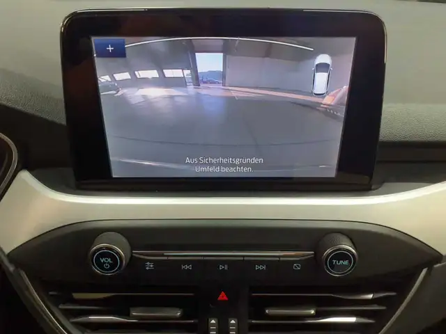 Ford Focus view 15
