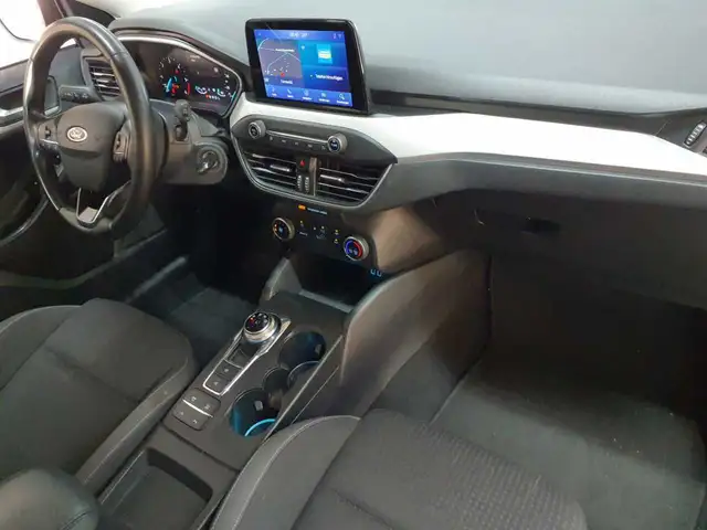 Ford Focus view 12