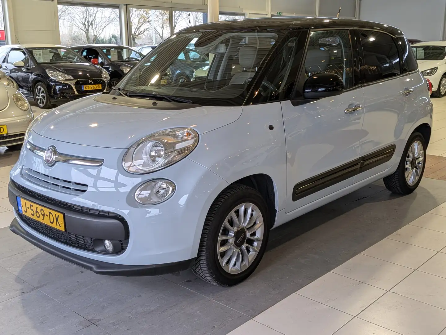 Fiat 500L 0.9 TwinAir Lounge Panoramadak, Airco, Cruise Cont Blauw - 2