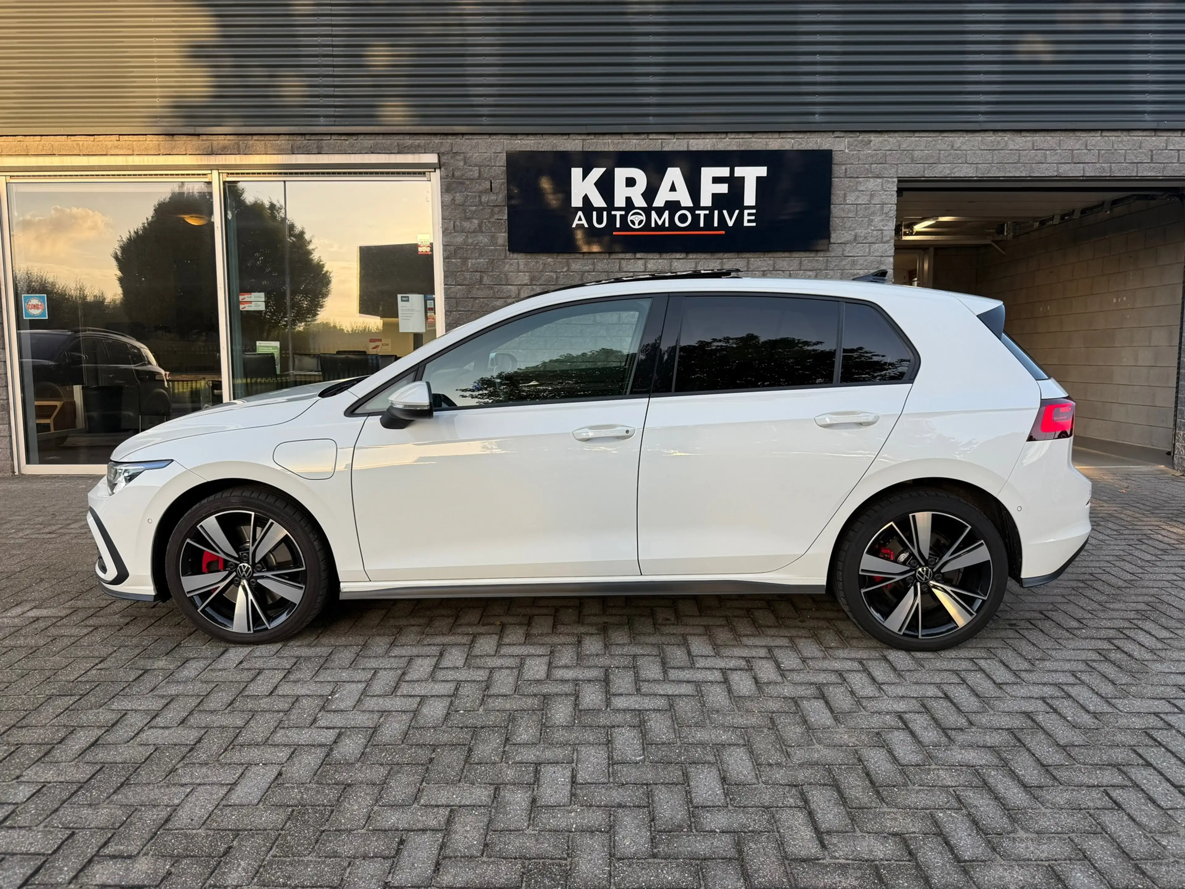 Volkswagen Golf GTE 1.4 eHybrid | PANO | Head-up | IQ Light | Ambient — photo 2