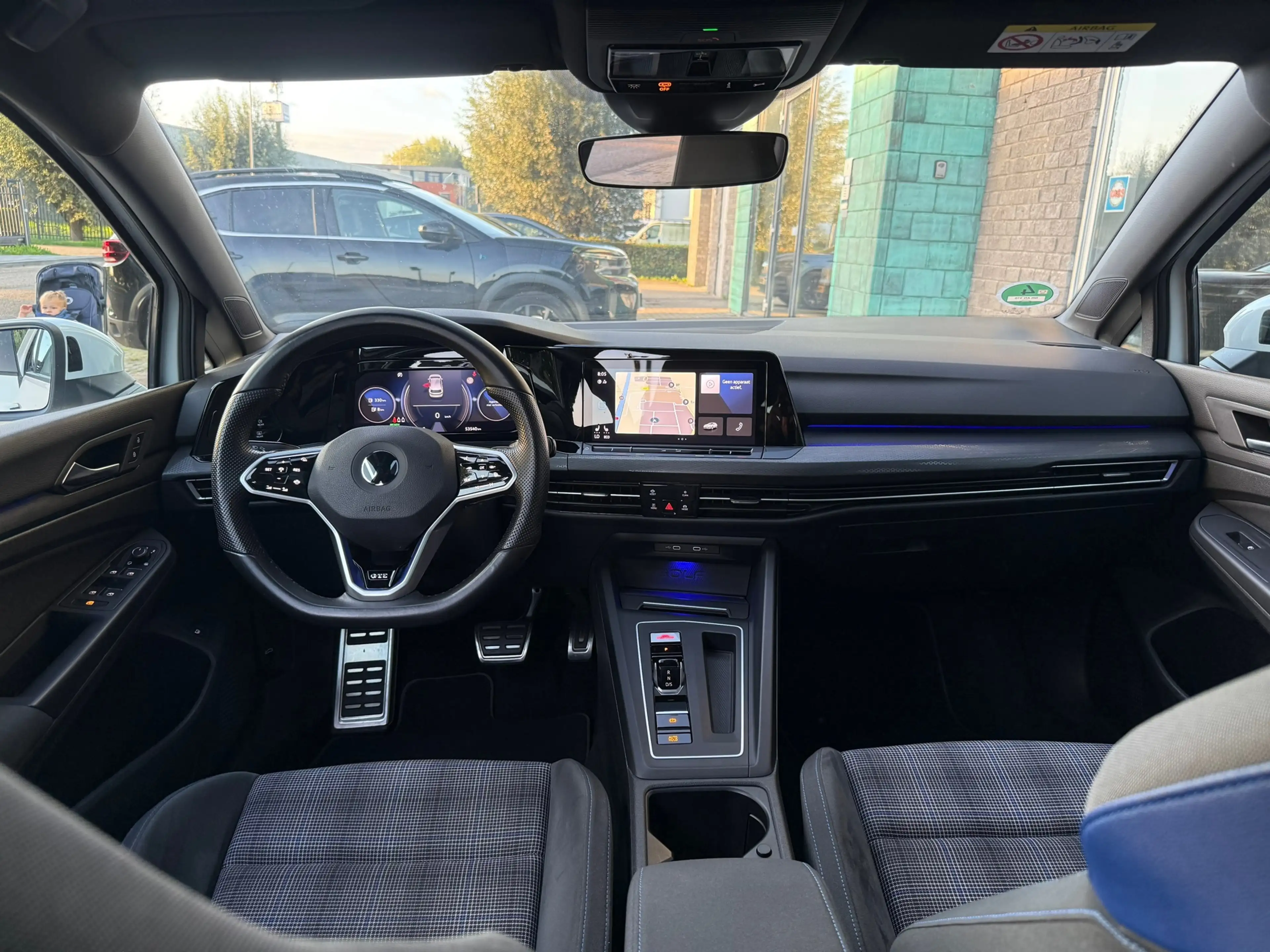 Volkswagen Golf GTE 1.4 eHybrid | PANO | Head-up | IQ Light | Ambient — photo 6