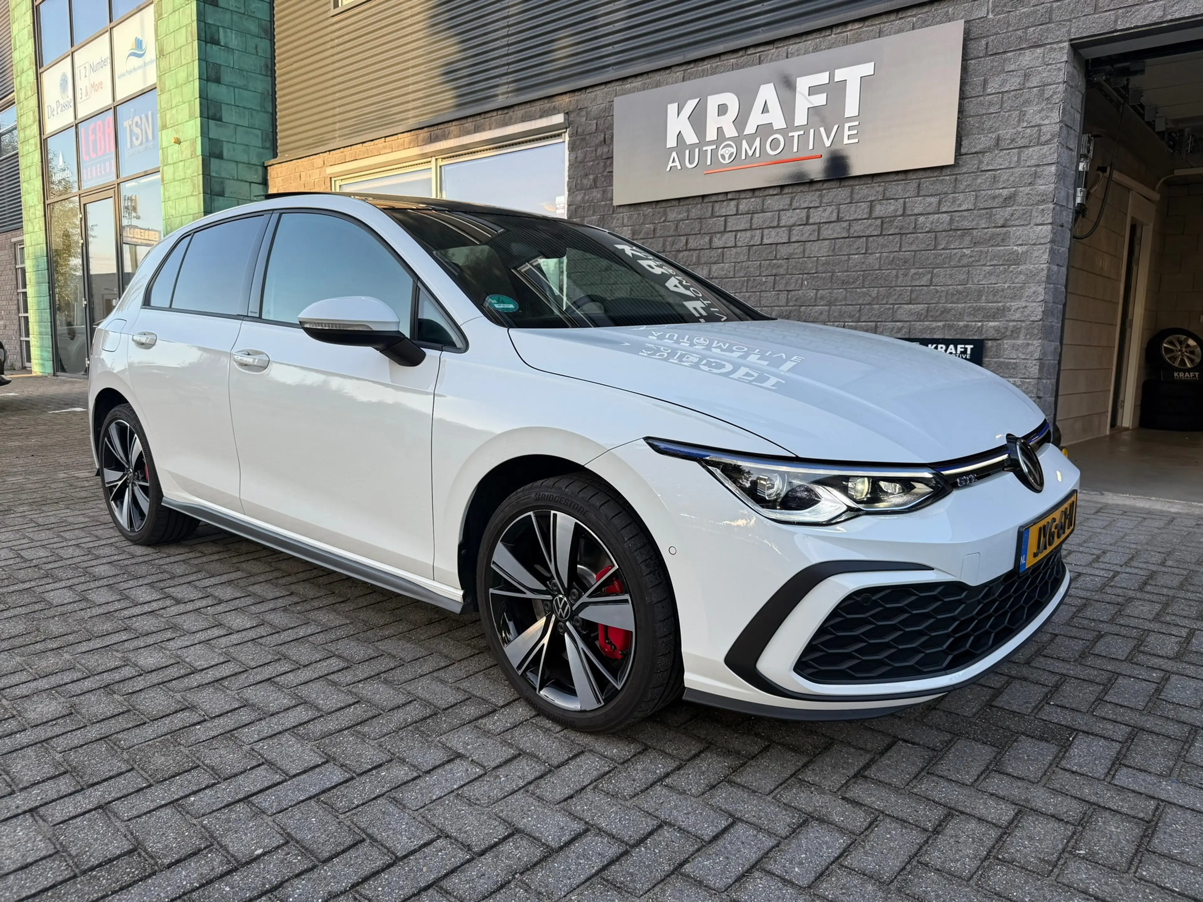 Volkswagen Golf GTE 1.4 eHybrid | PANO | Head-up | IQ Light | Ambient — photo 9