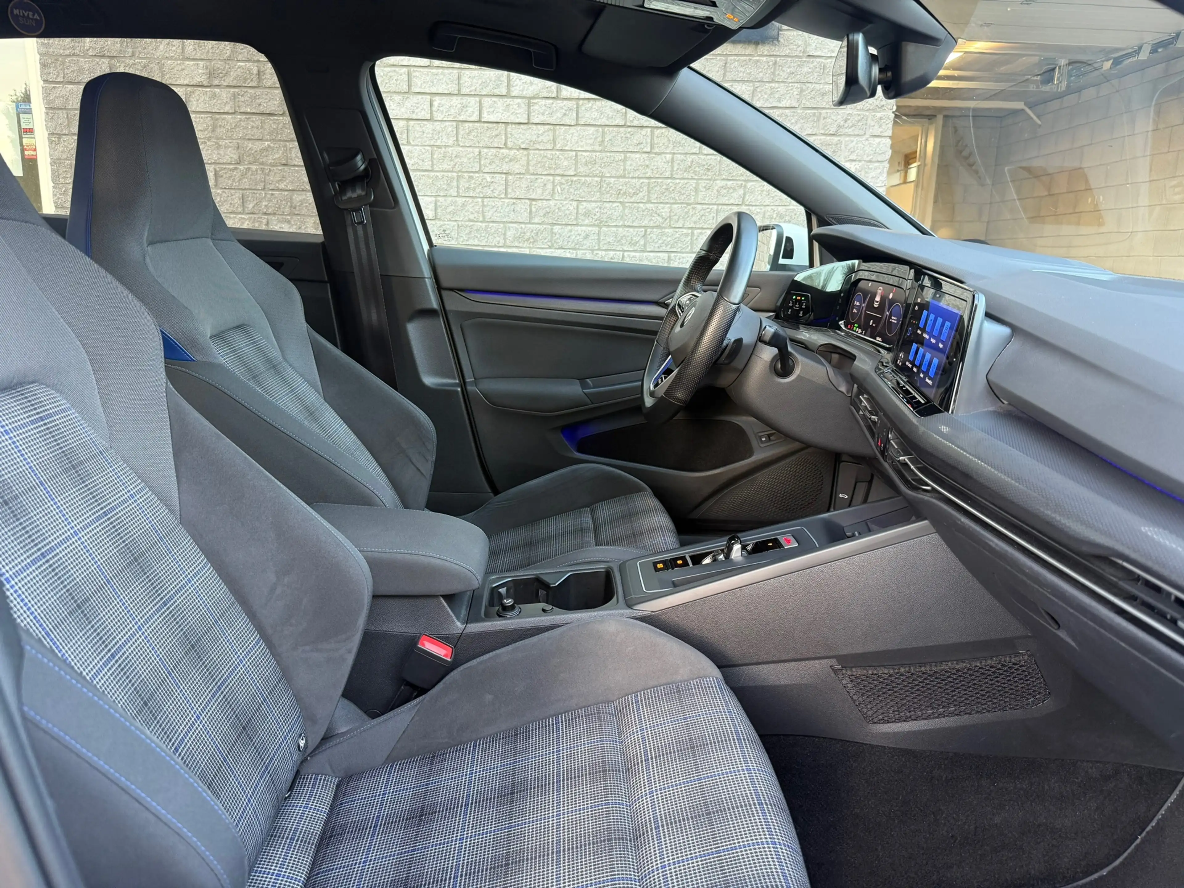 Volkswagen Golf GTE 1.4 eHybrid | PANO | Head-up | IQ Light | Ambient — photo 12