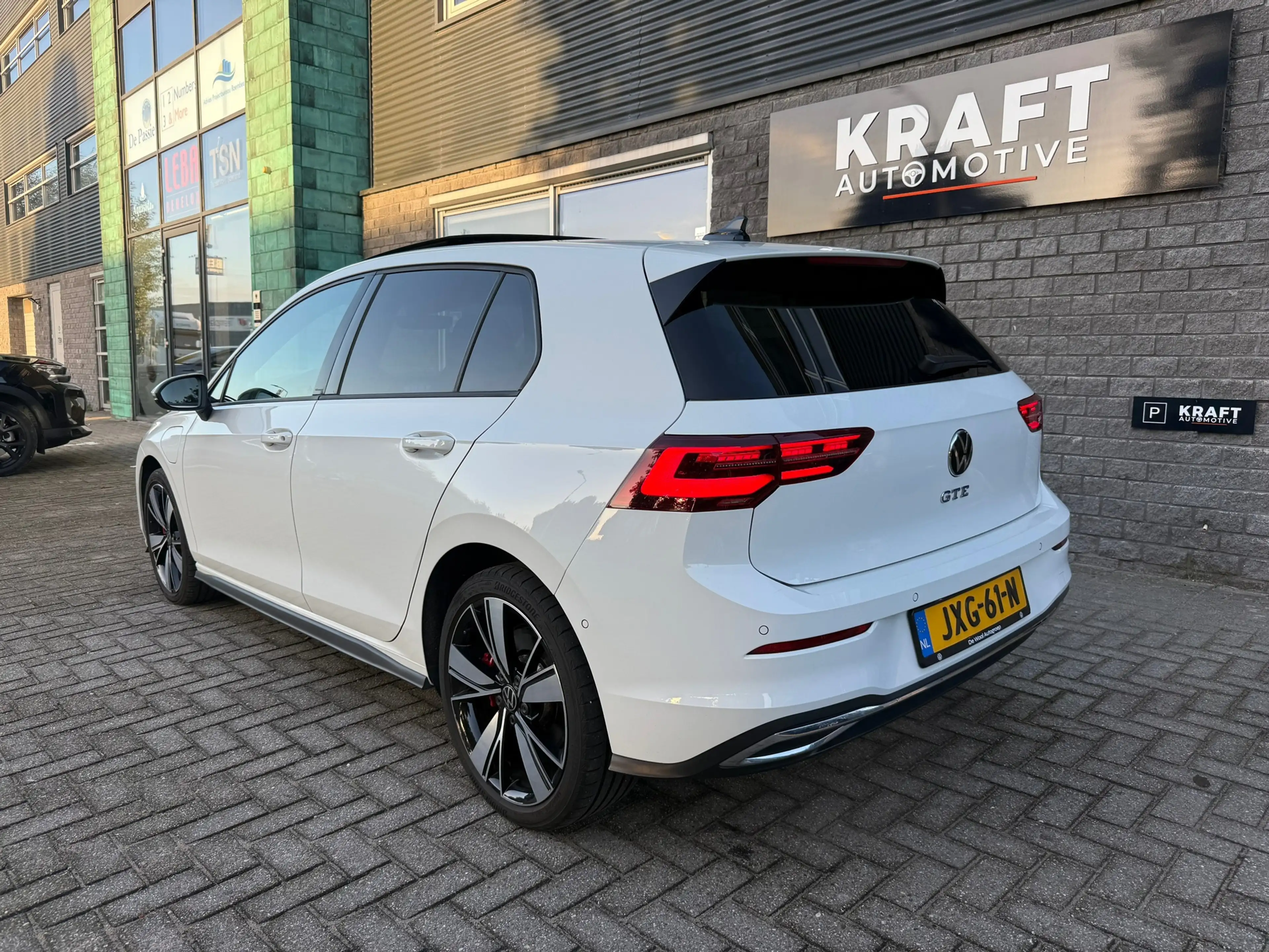 Volkswagen Golf GTE 1.4 eHybrid | PANO | Head-up | IQ Light | Ambient — photo 3