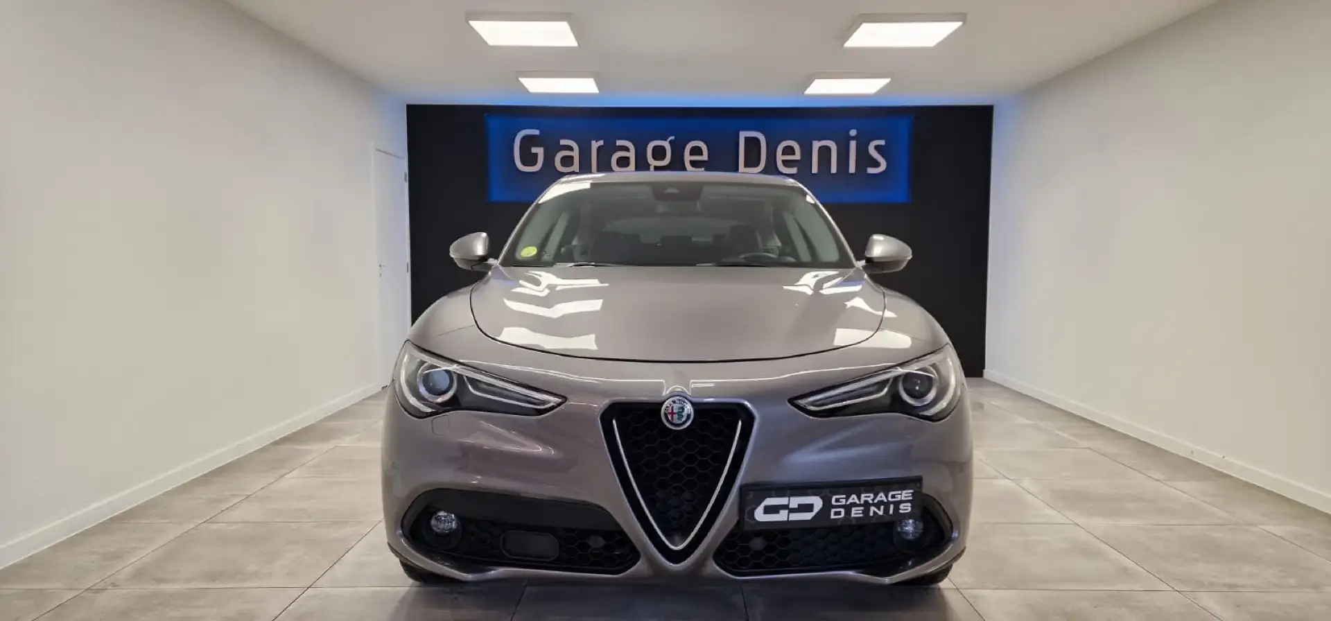 Alfa Romeo Stelvio 2.2 JTD Super**GPS+CAMERA**CUIR**LED**GARANTIE** Grijs - 2