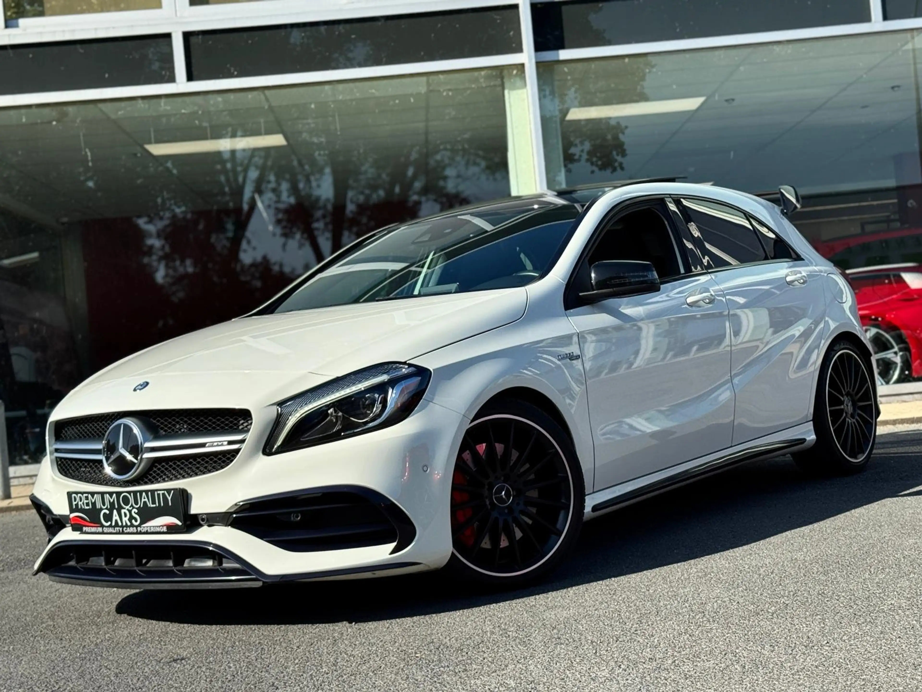 Mercedes-Benz A 45 AMG PANO/ SPORTUITLAAT / CARPLAY / HARMAN KARDON /