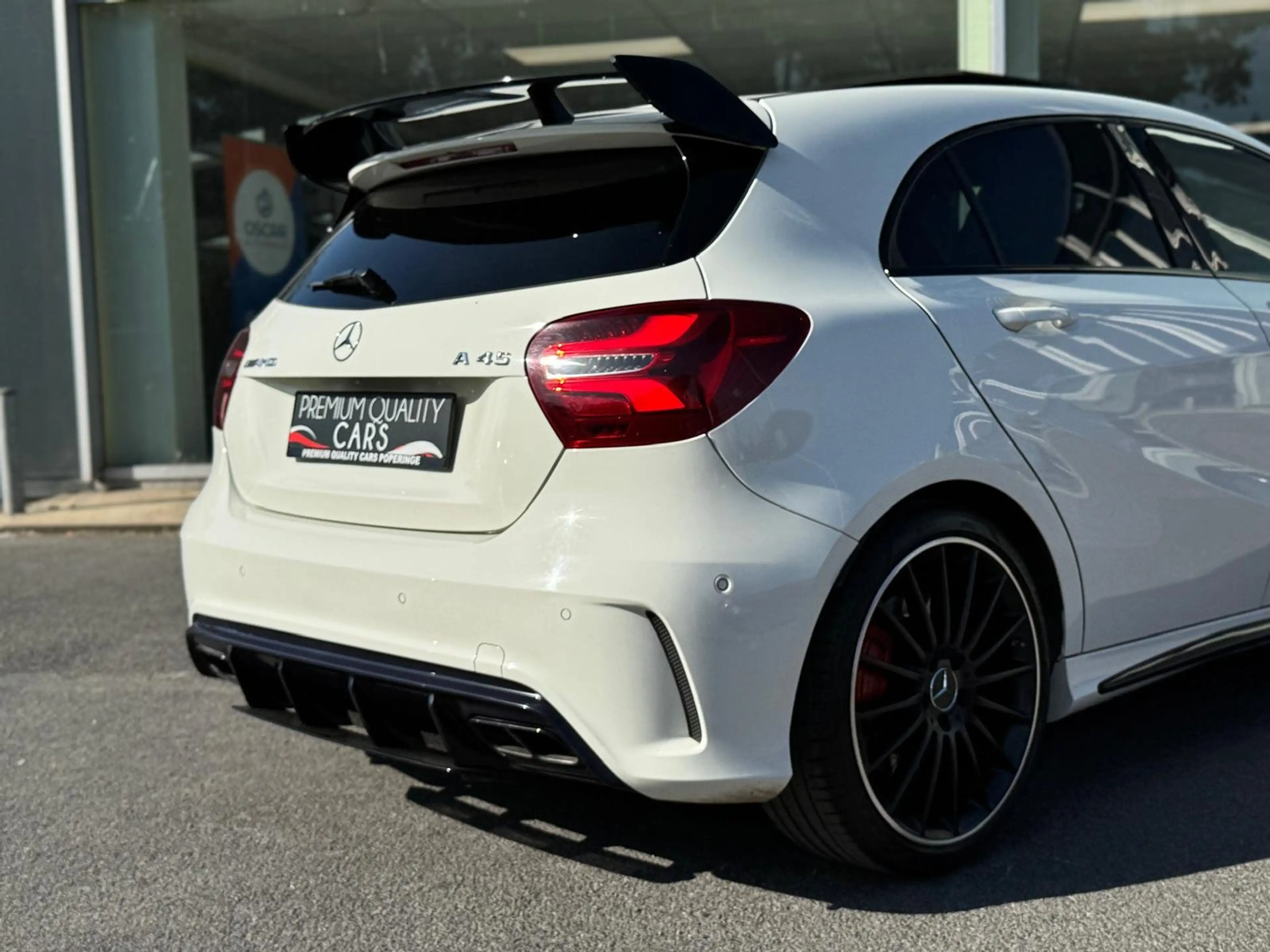 Mercedes-Benz A 45 AMG PANO/ SPORTUITLAAT / CARPLAY / HARMAN KARDON / — photo 11