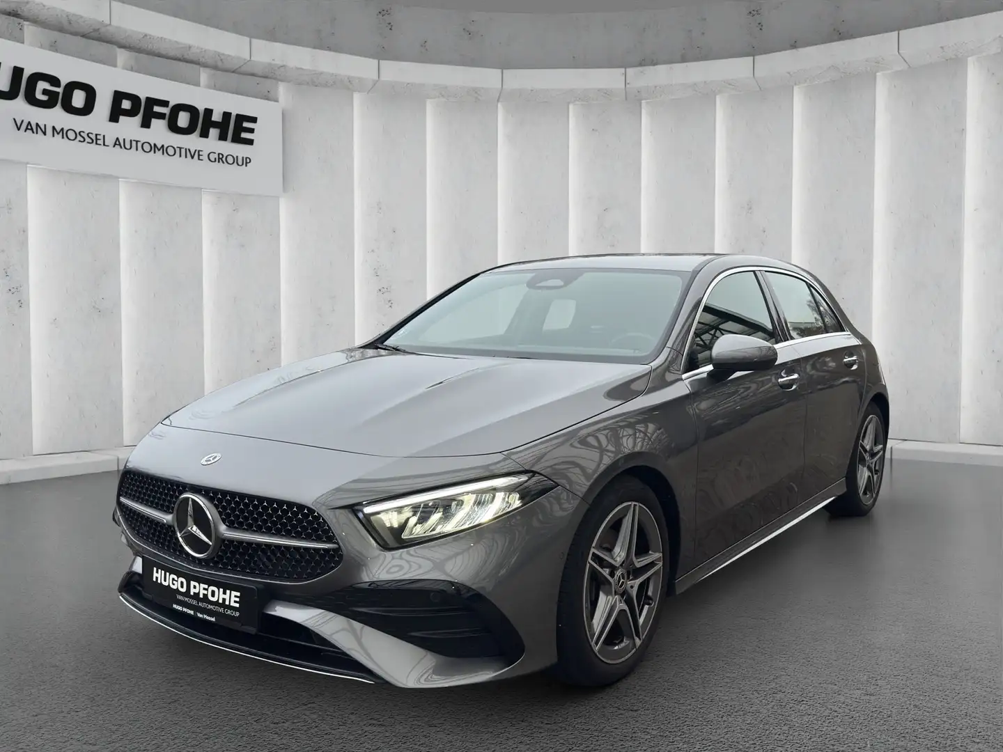Mercedes-Benz A 200 AMG Line (EURO 6e) Grau - 1