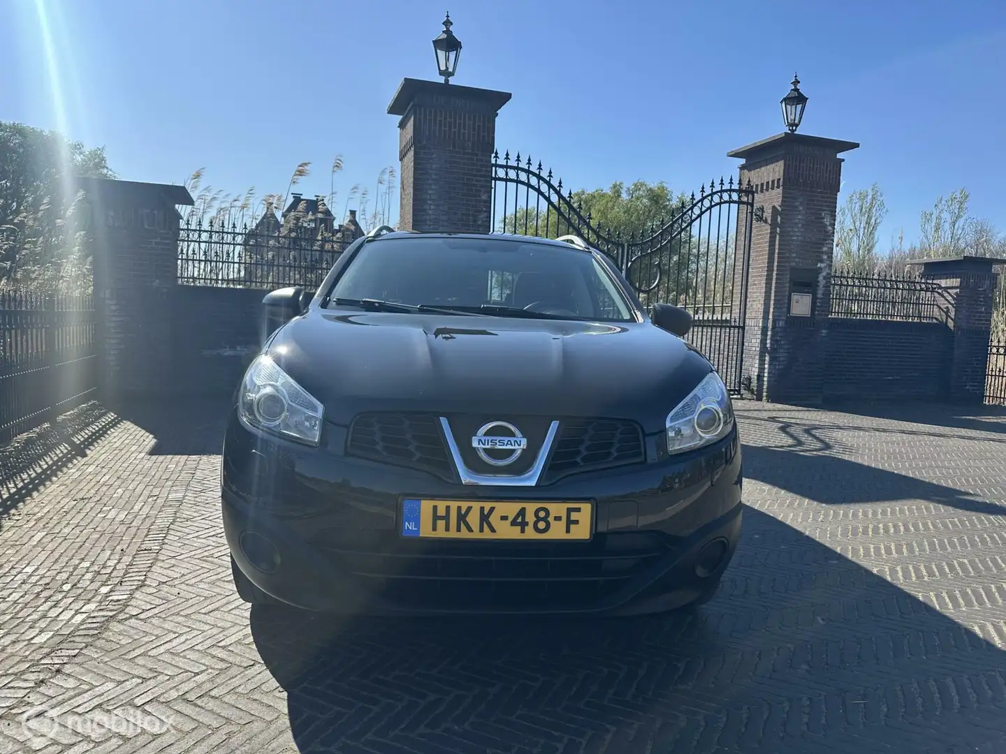 Nissan Qashqai+2 1.6 Visia Zwart - 2