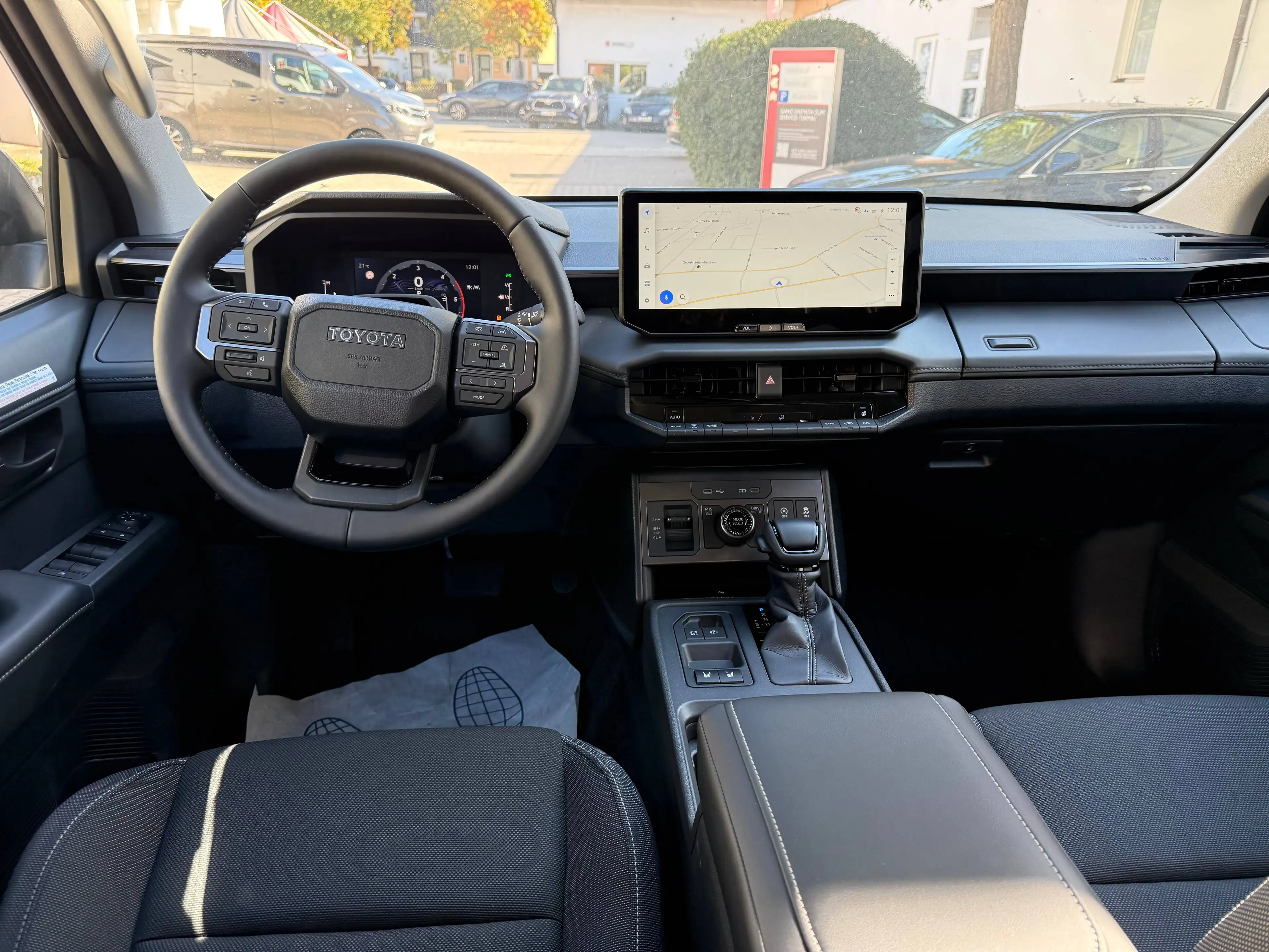 Toyota Hilux HiLux 4x4 Double Cab Autm. Active,Navi,TWW,Kamera,PDC,Alu — photo 11
