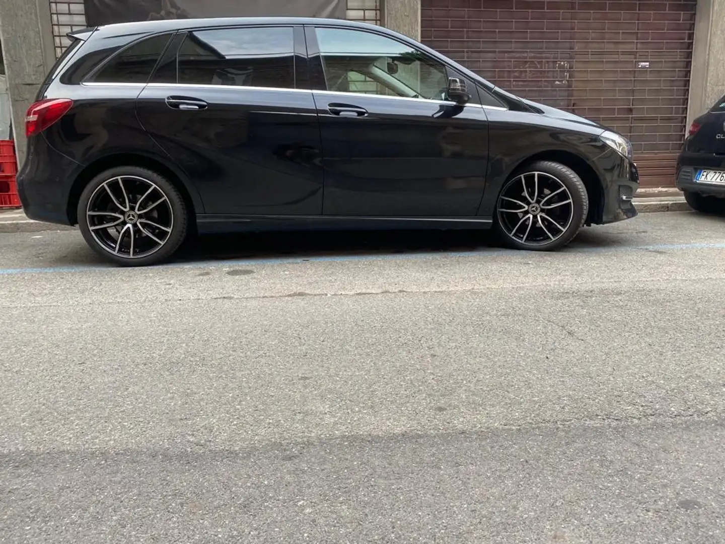 Mercedes-Benz B 180 d (cdi) Sport auto Nero - 1