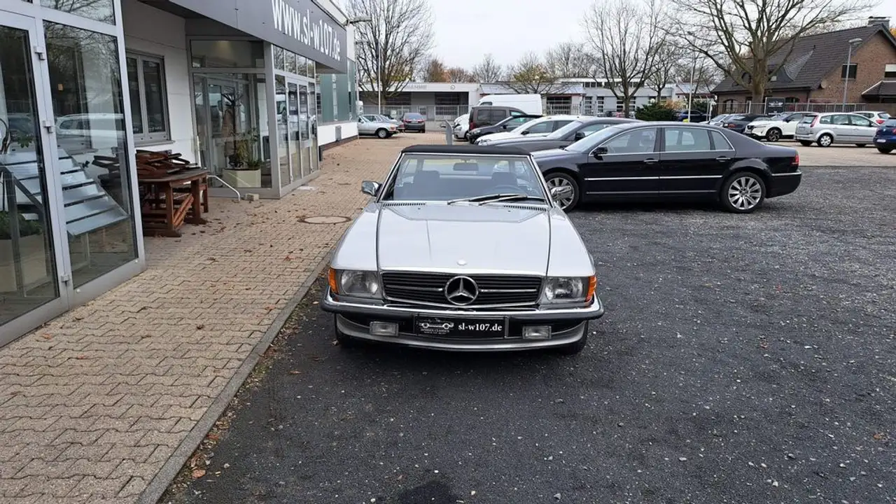 Mercedes-Benz SL 560, foto 3