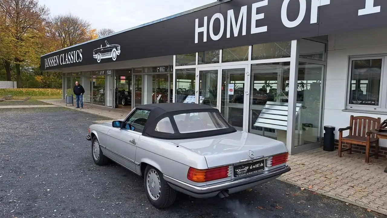 Mercedes-Benz SL 560, foto 2