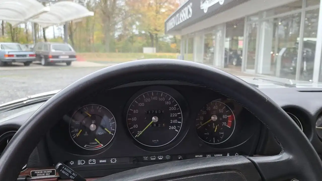 Mercedes-Benz SL 560, foto 11