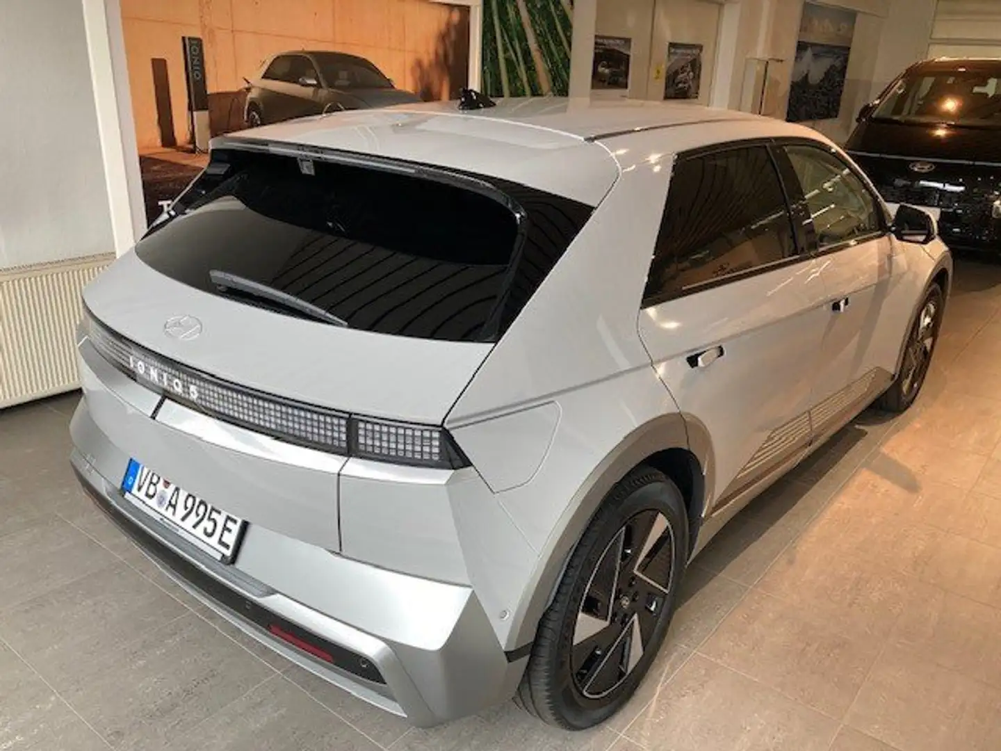 Hyundai IONIQ 5 Uniq Elektro Gri - 2