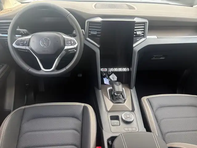 Volkswagen Amarok view 8