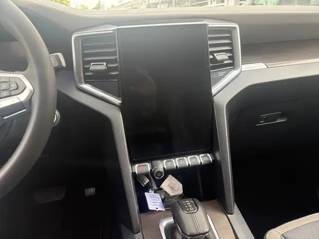 Volkswagen Amarok view 15