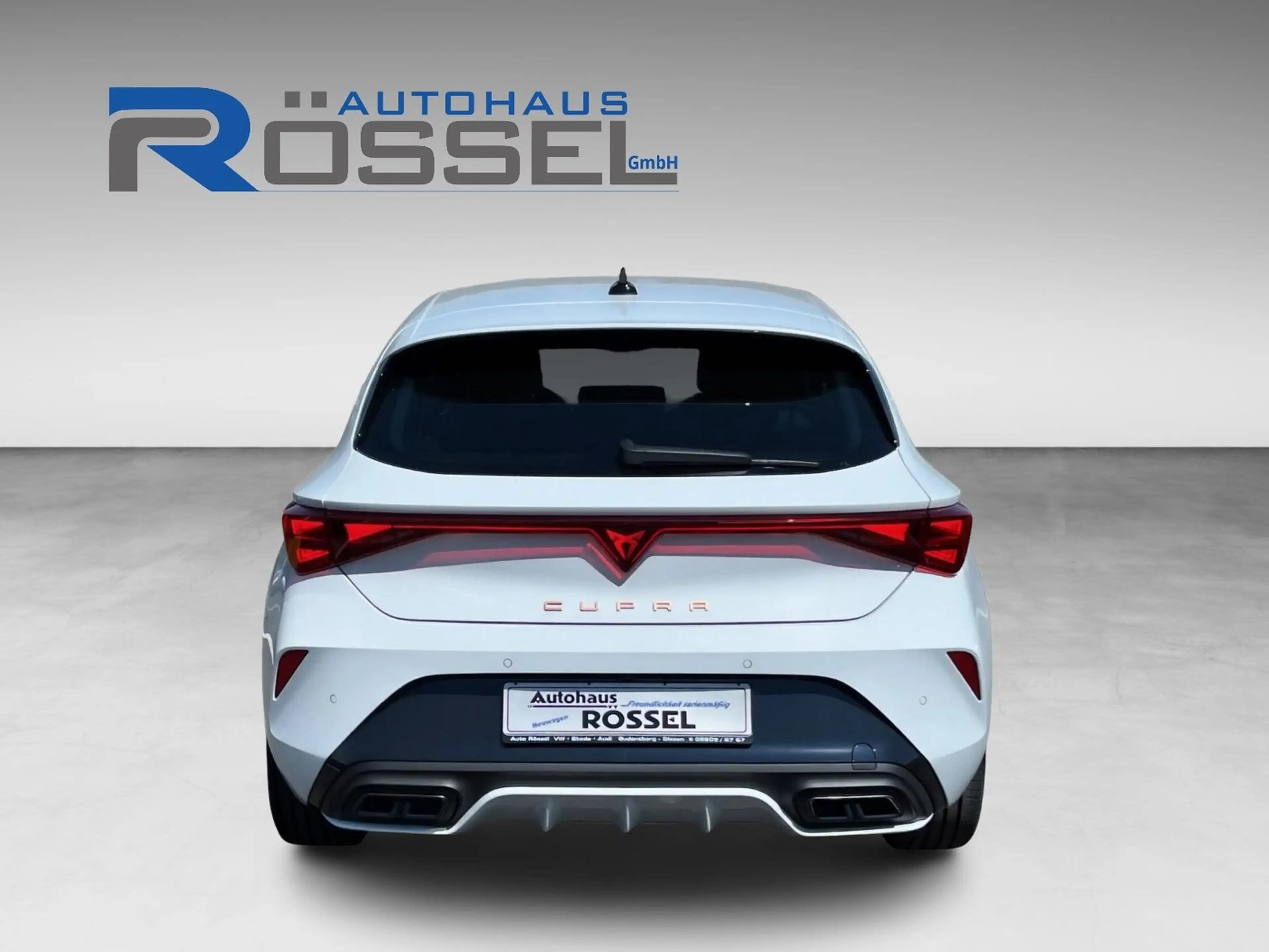 CUPRA Leon 1.5 eTSI DSG 18" Alu ACC Voll LED Navi 3 Zo — photo 6