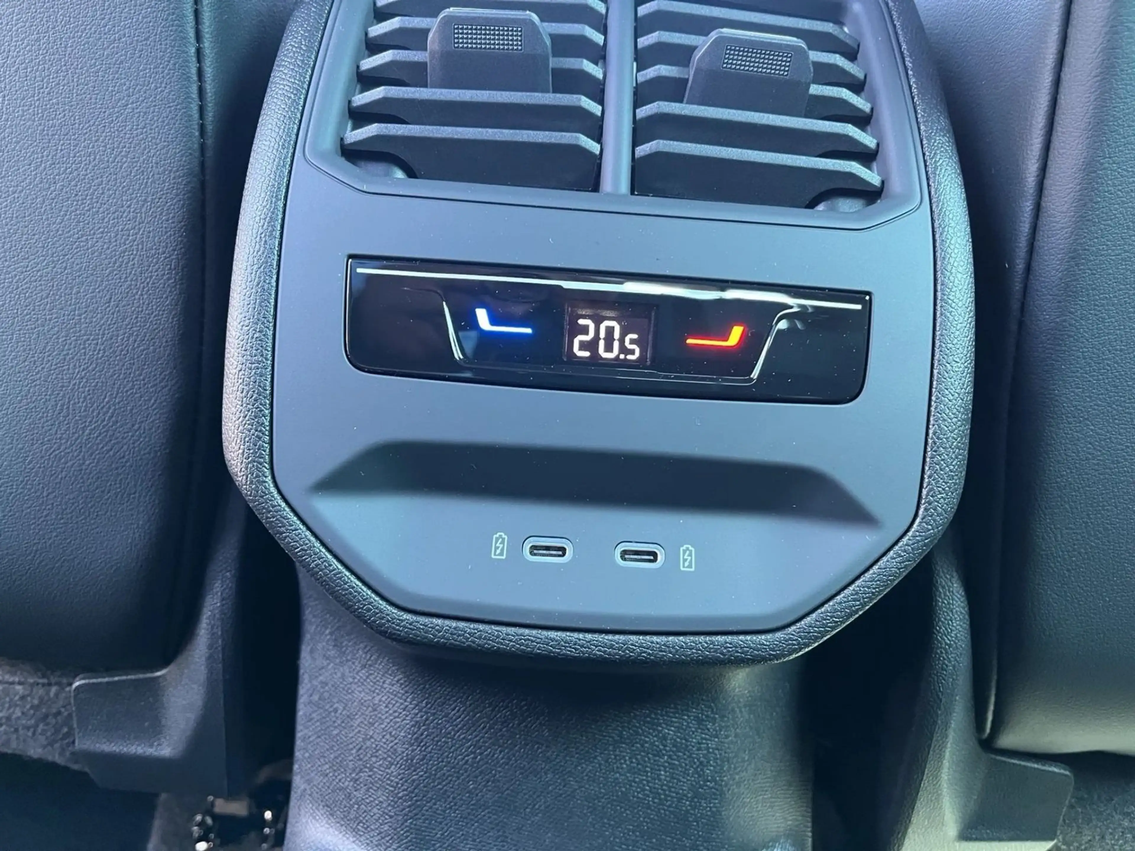 CUPRA Leon 1.5 eTSI DSG 18" Alu ACC Voll LED Navi 3 Zo — photo 12