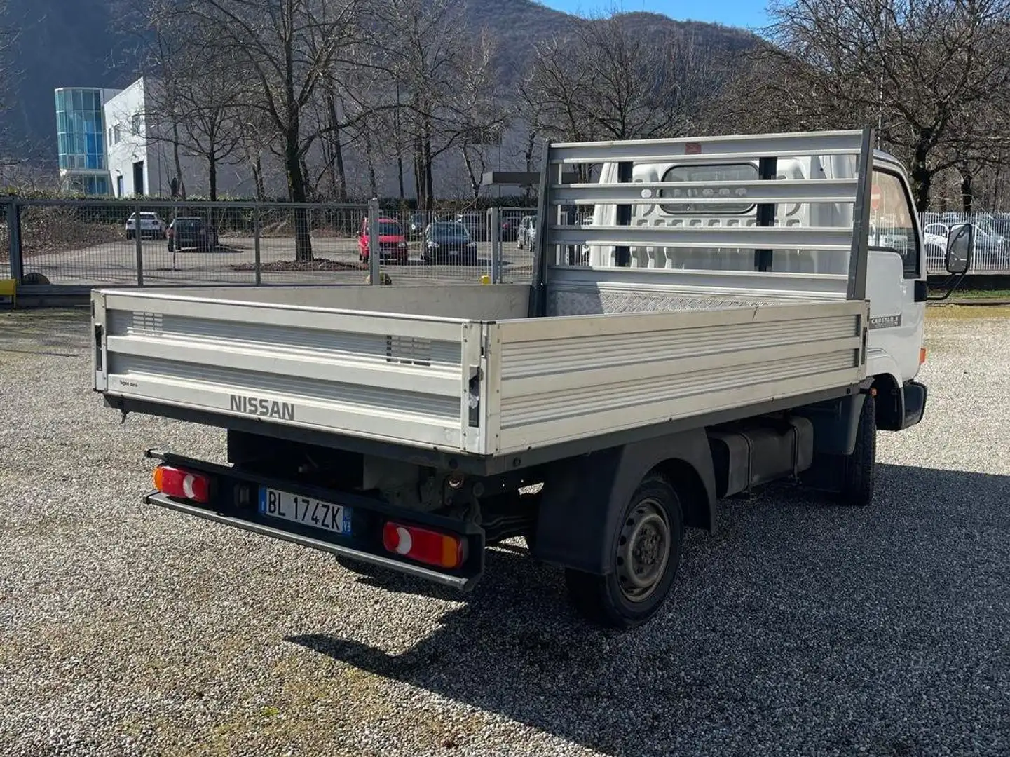 Nissan Cabstar - 1