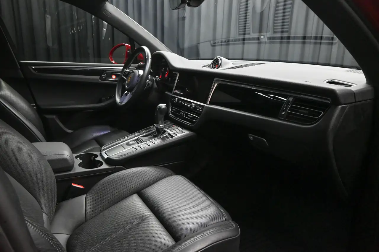 Porsche Macan снимка Porsche Macan
