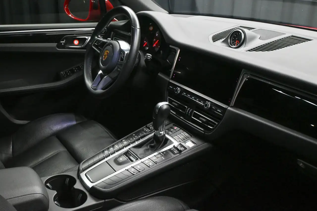 Porsche Macan снимка Porsche Macan