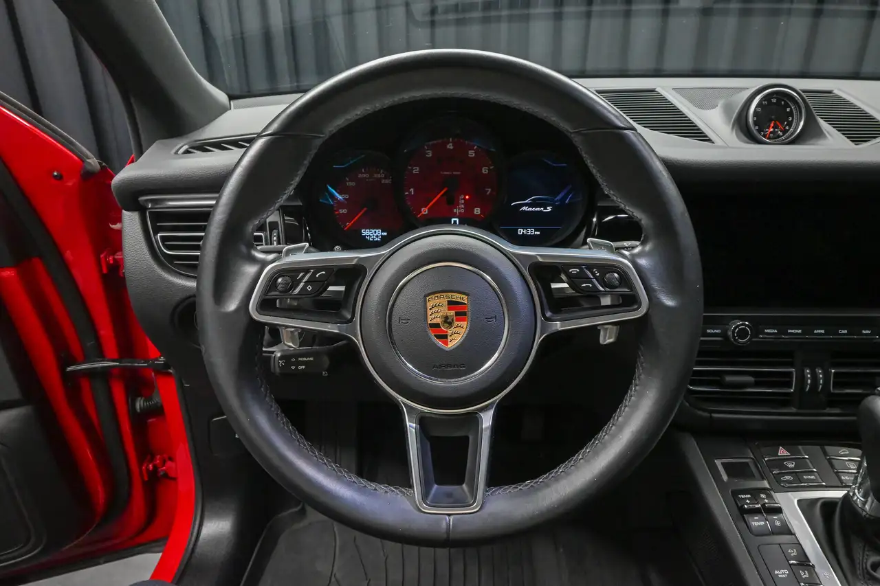 Porsche Macan снимка Porsche Macan
