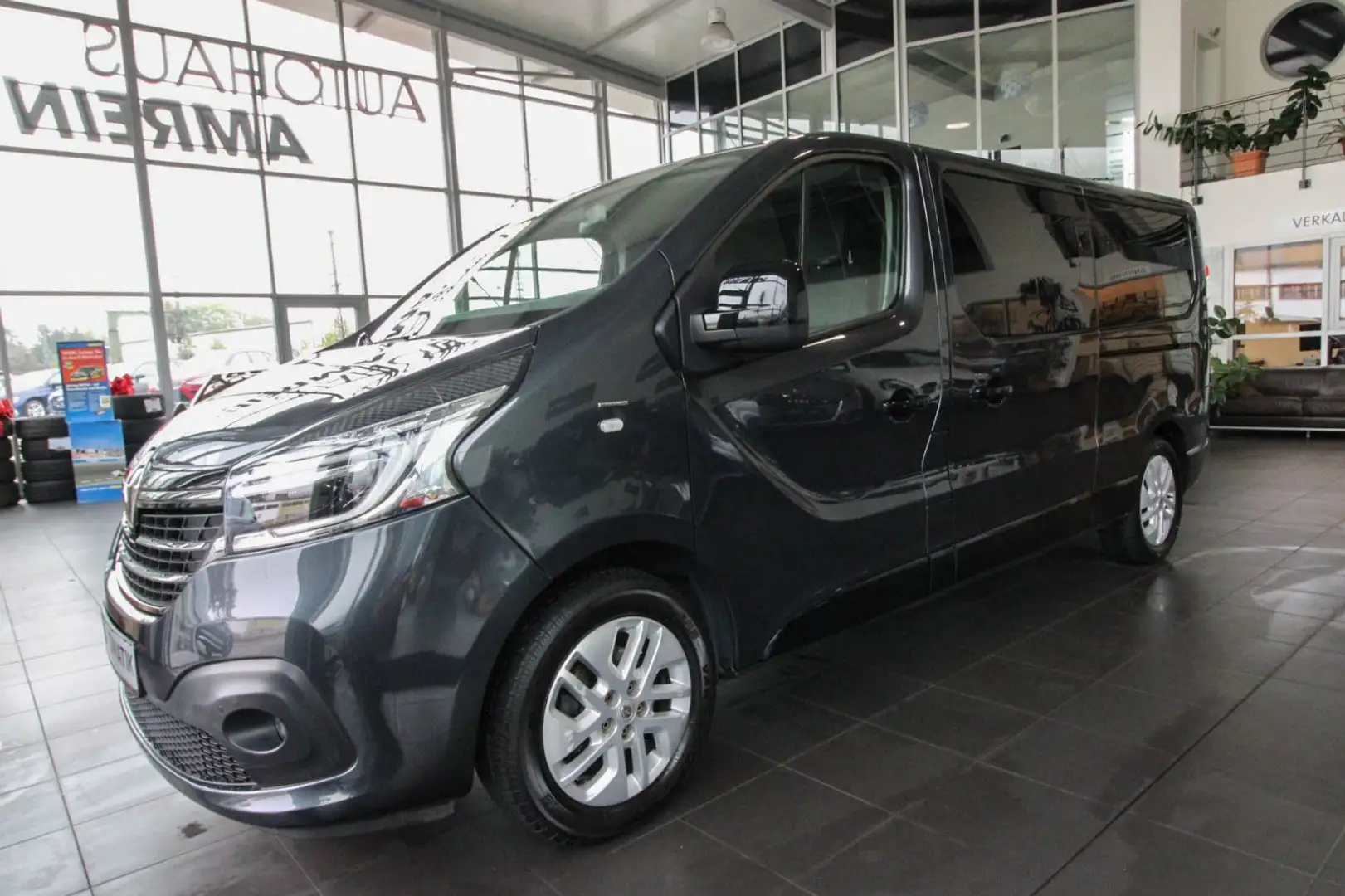 Renault Trafic Grand Combi Spaceclass Escapade 7-Sitzer Gris - 1