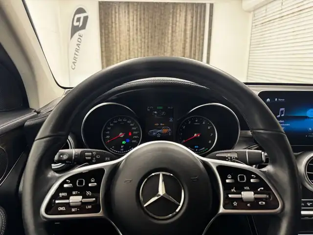 Mercedes-Benz GLC view 13