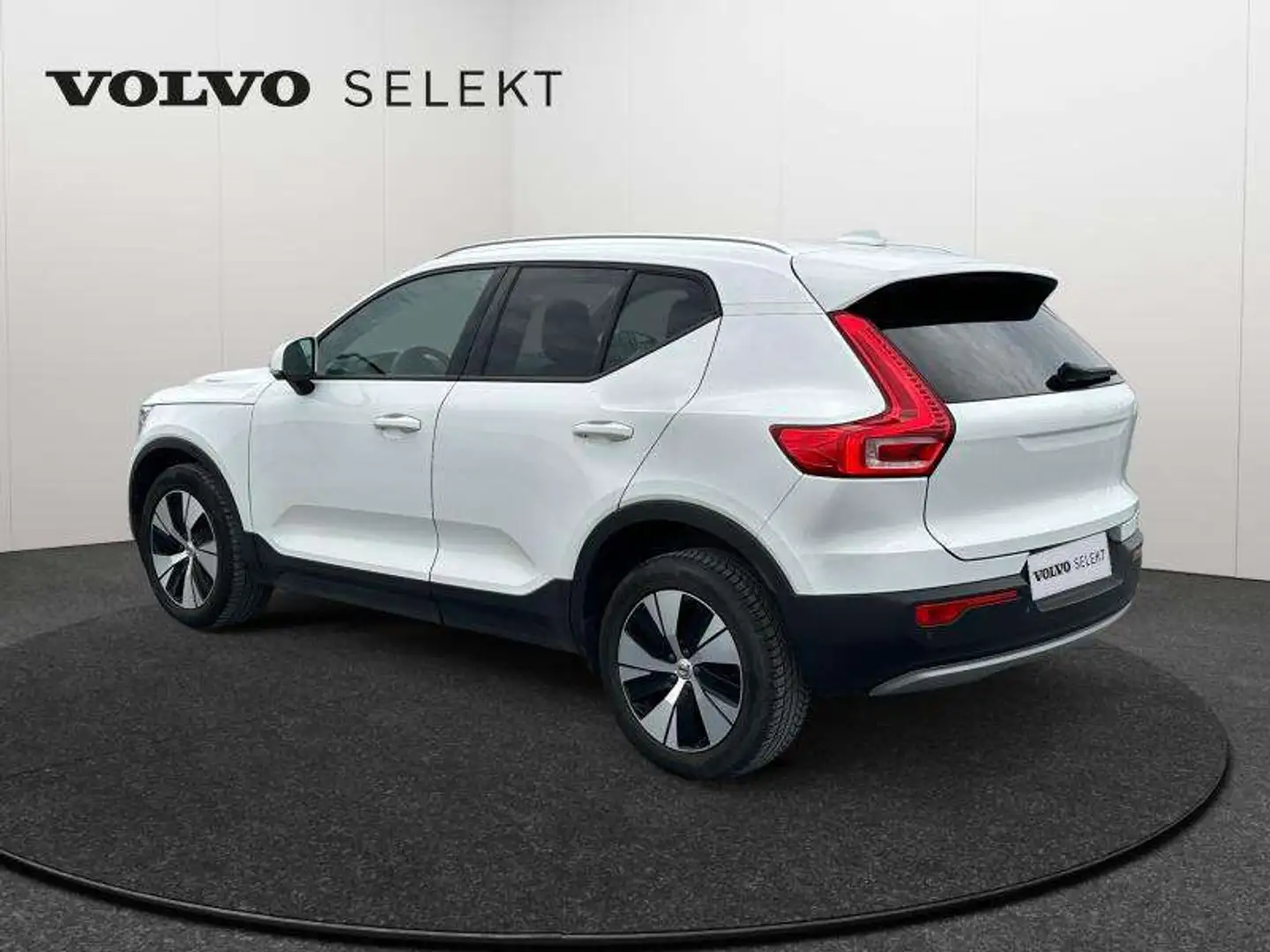 Volvo XC40 T3 Momentum Pro / Essence Blanc - 2
