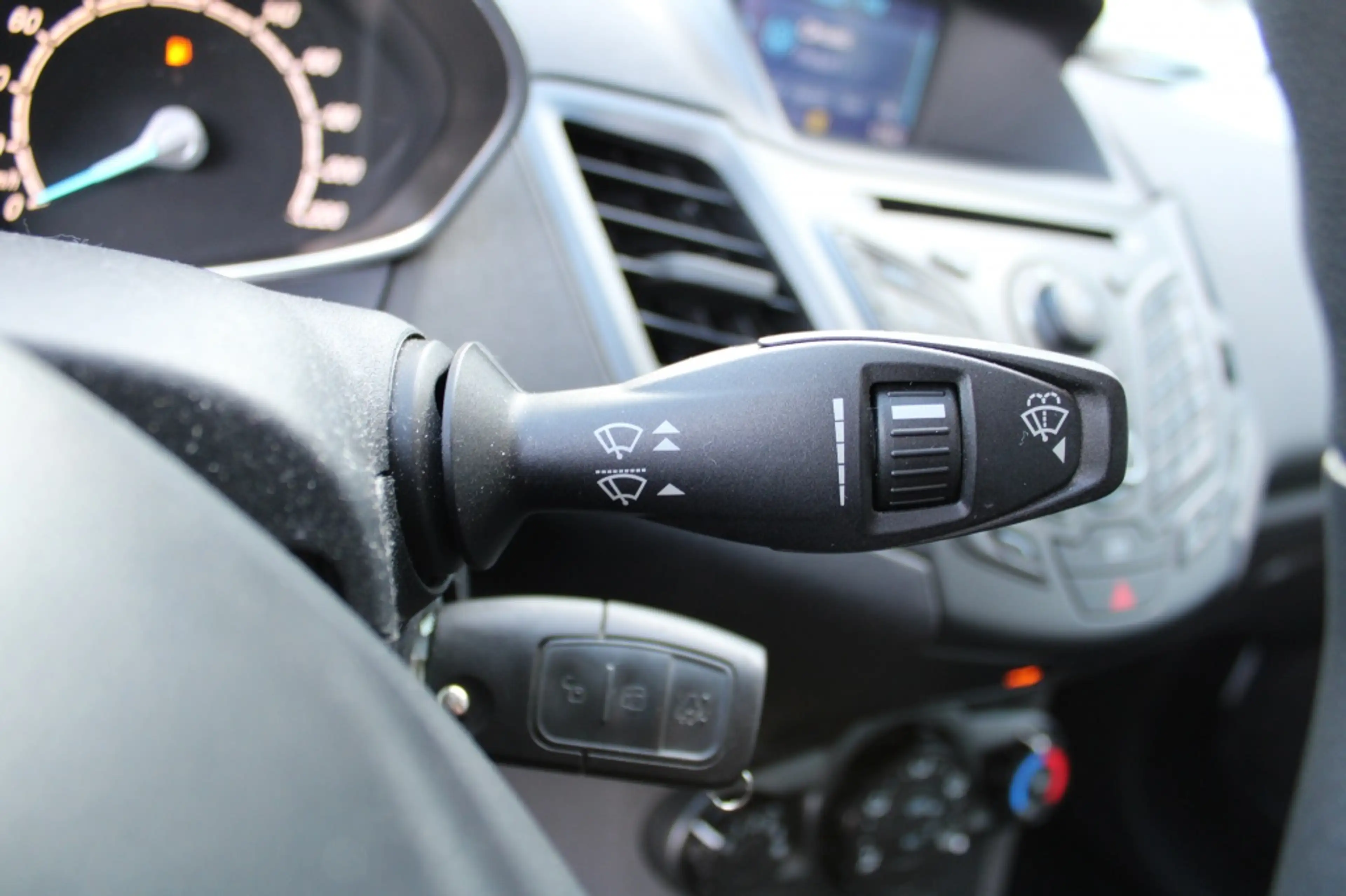 Ford Fiesta 1.0 Style — photo 14