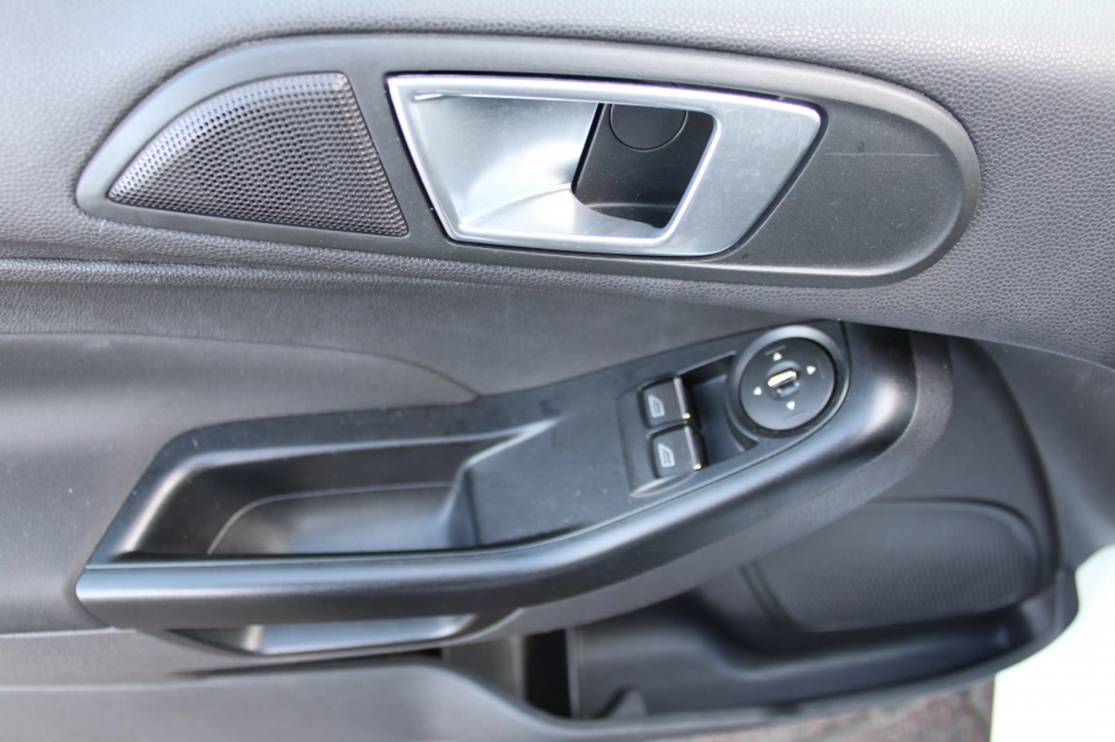 Ford Fiesta 1.0 Style — photo 9