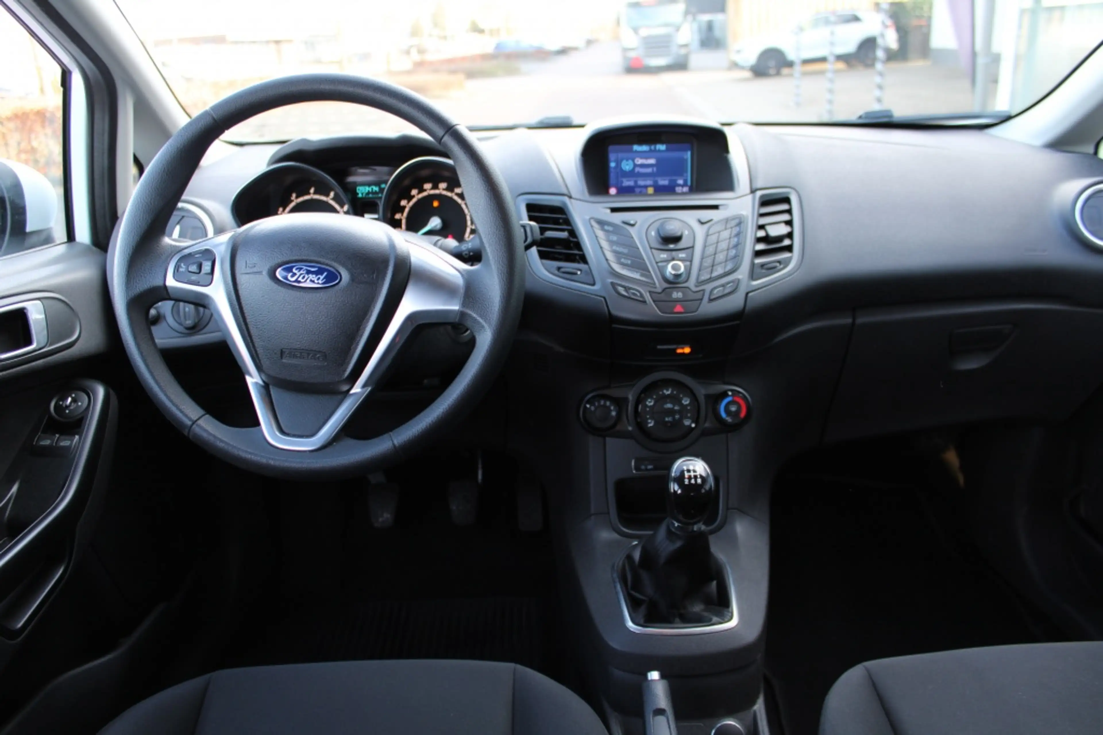 Ford Fiesta 1.0 Style — photo 8