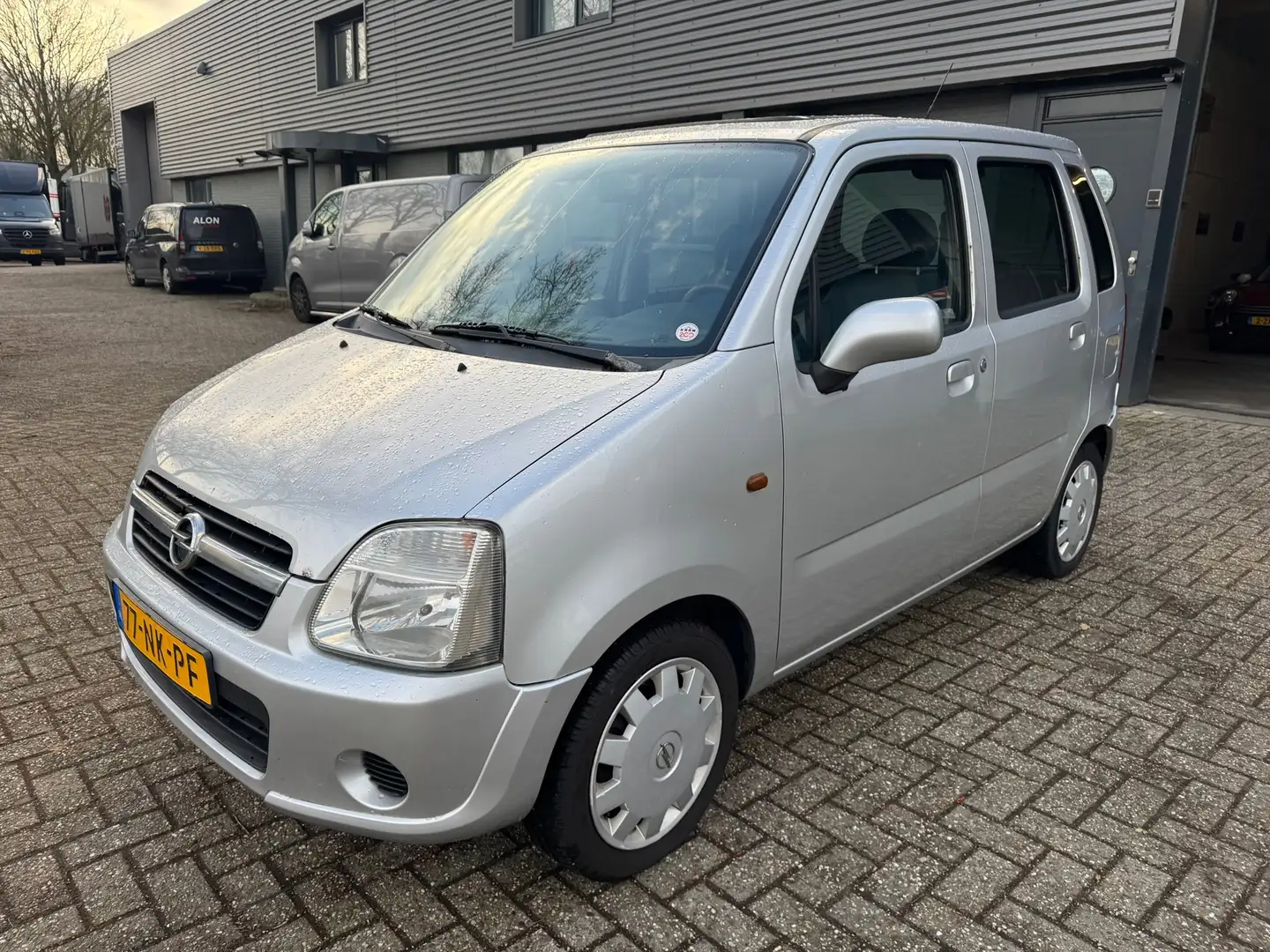 Opel Agila 1.3 CDTI Enjoy Grau - 1