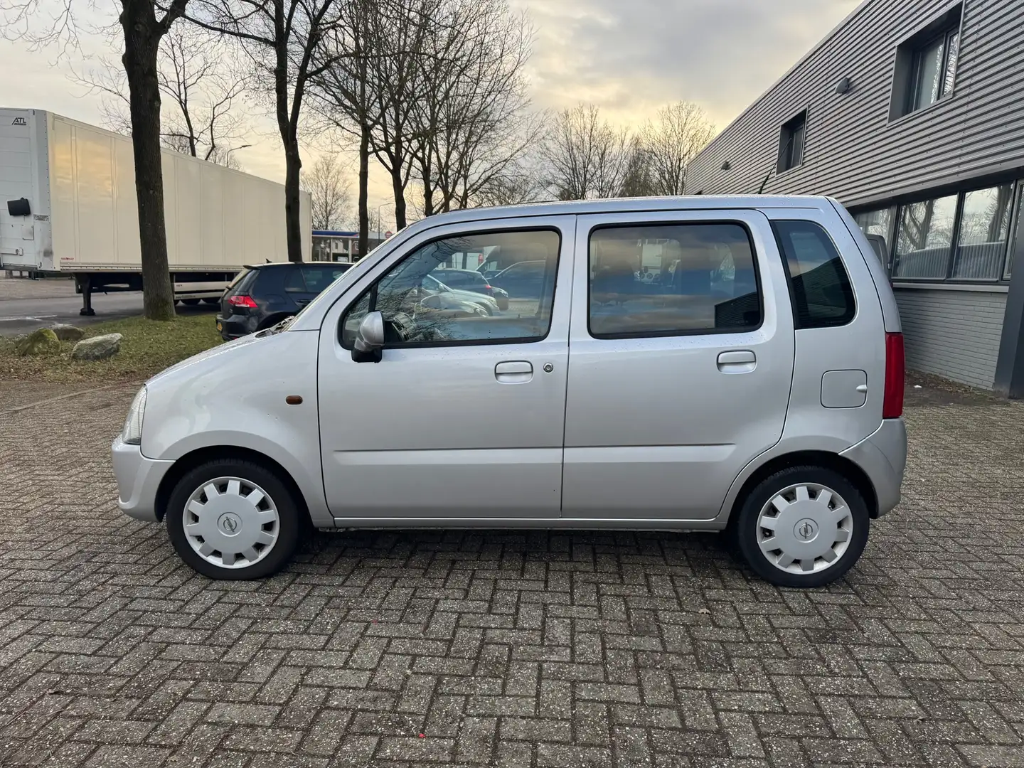 Opel Agila 1.3 CDTI Enjoy Grau - 2