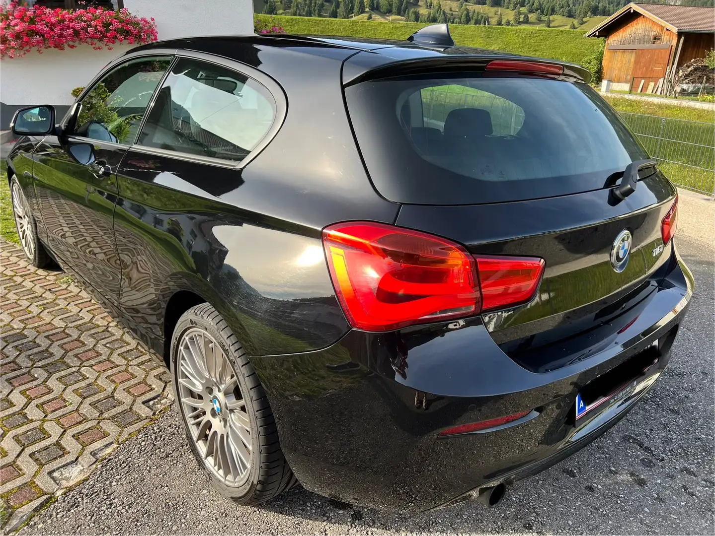 BMW 116 116i Advantage Schwarz - 2