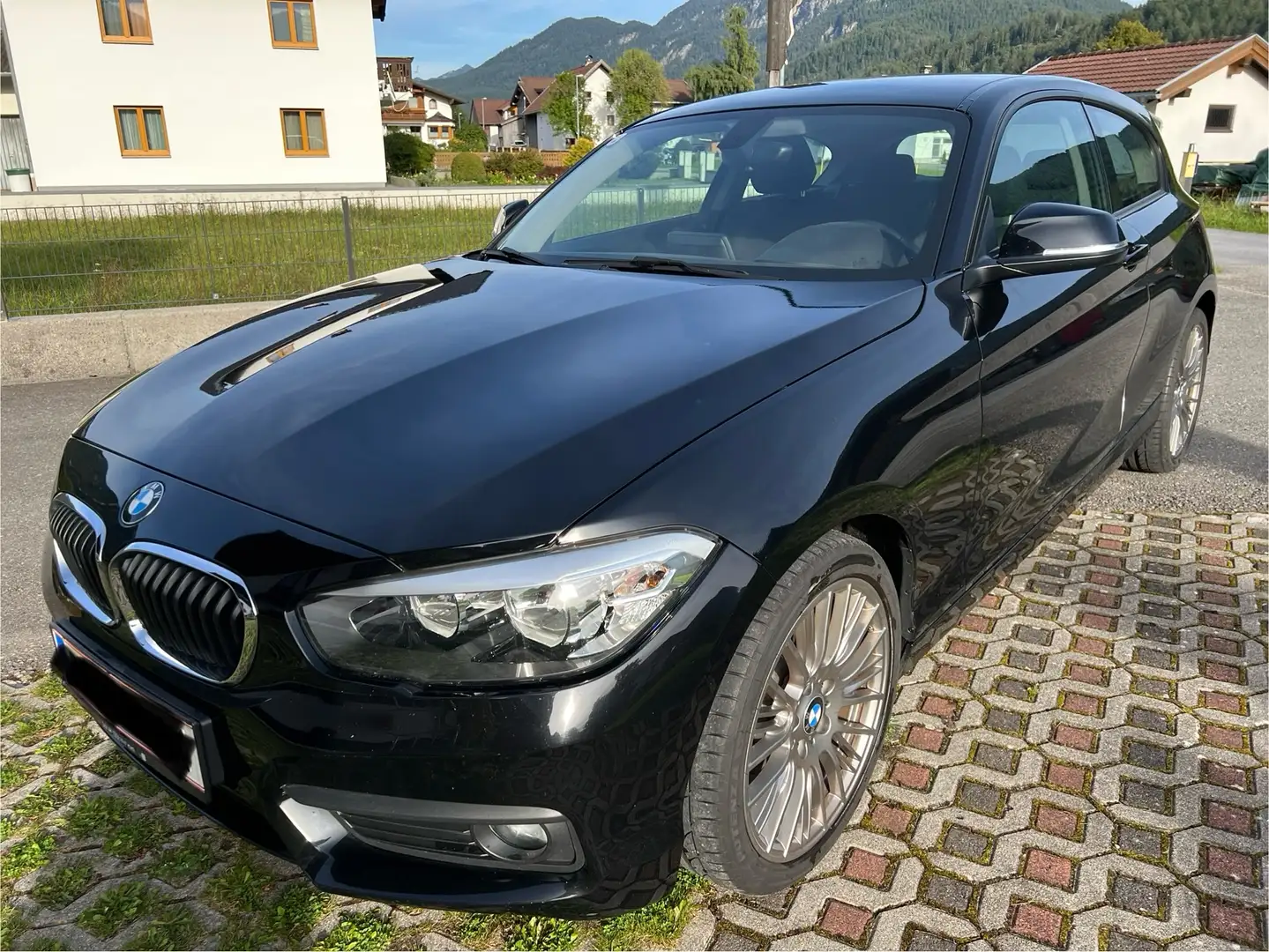 BMW 116 116i Advantage Schwarz - 1