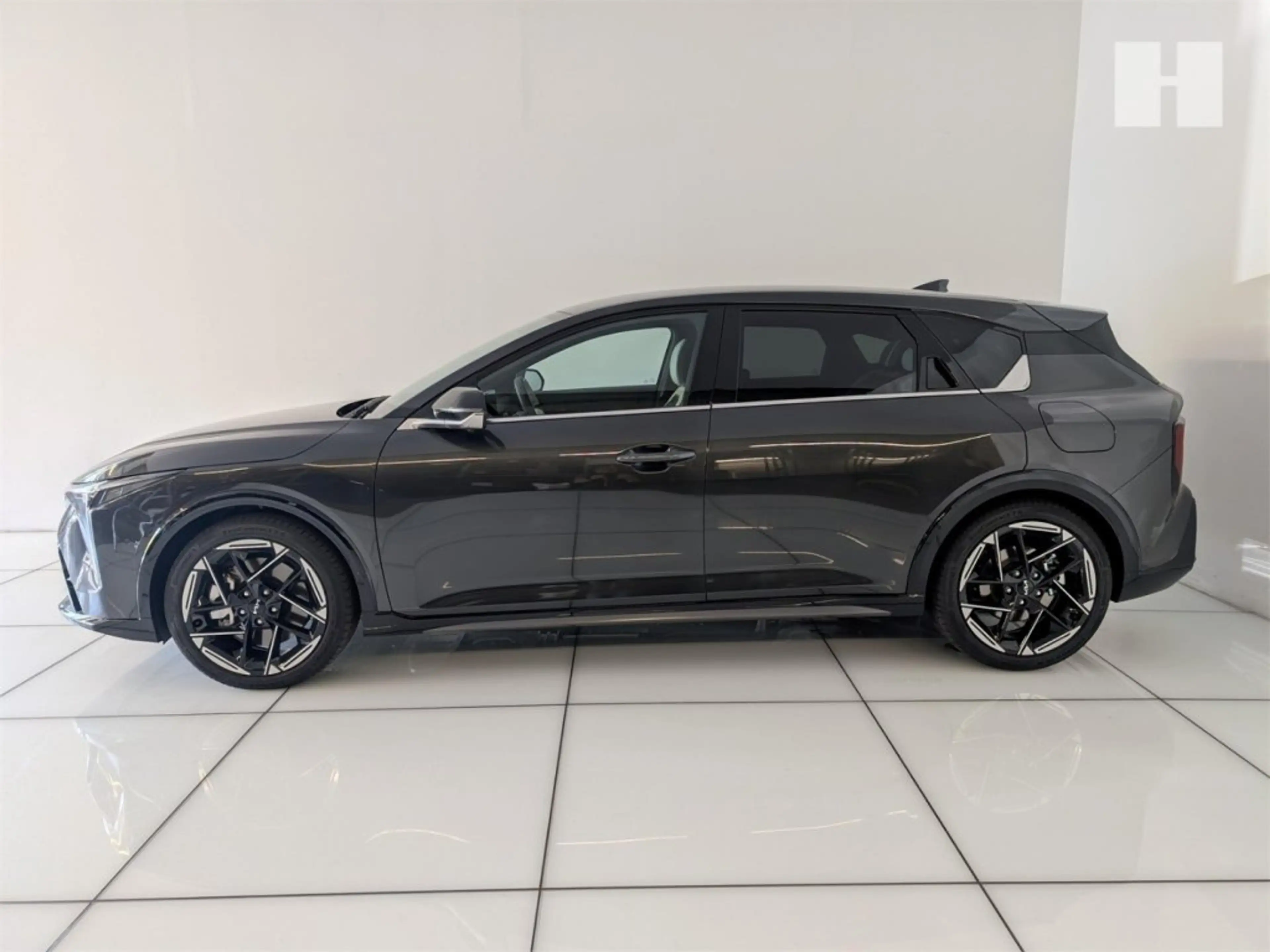 Kia K4 HB/GT-LINE/1.6 TGDI/DCT7/180/MY26 — photo 4