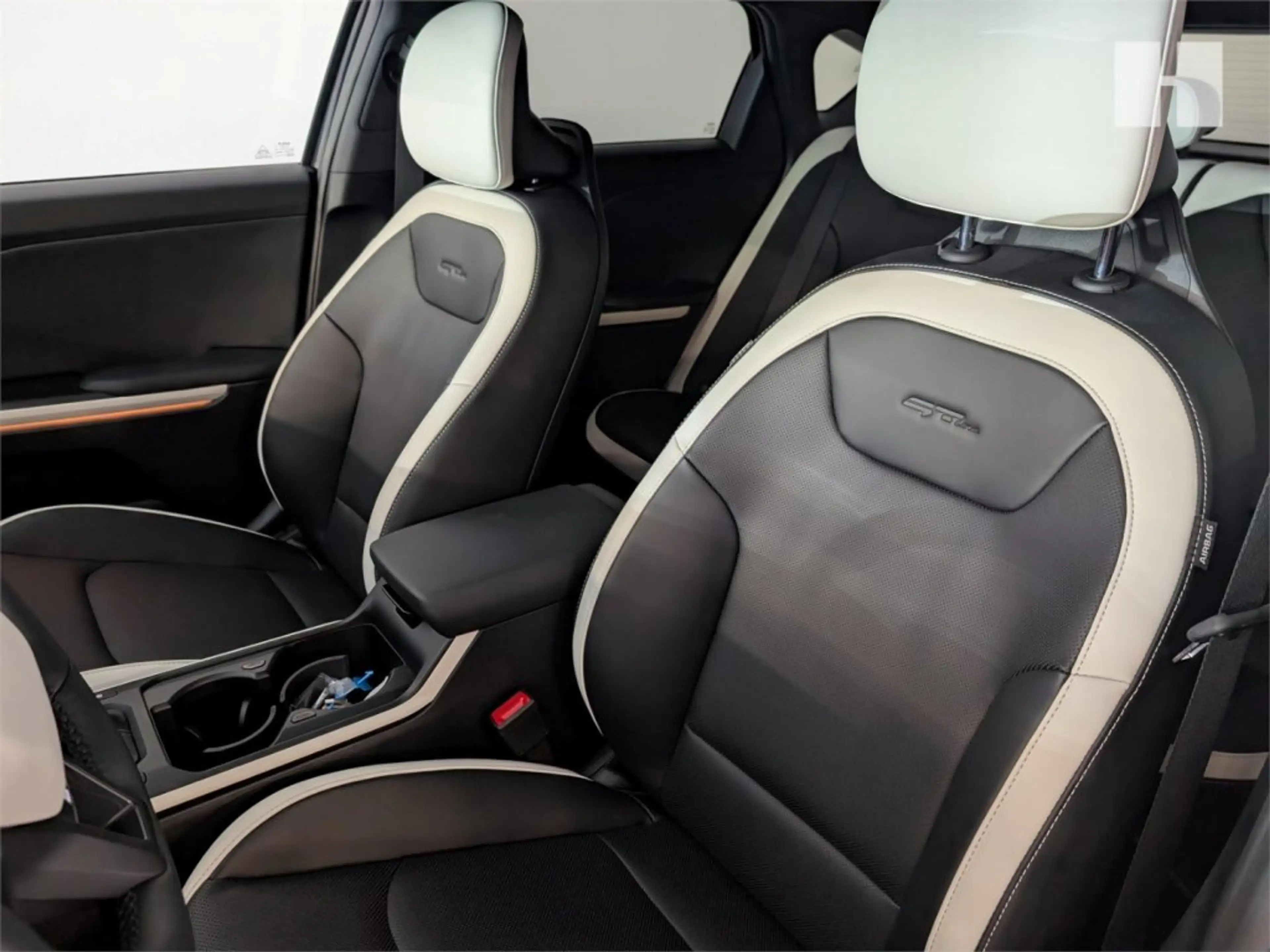 Kia K4 HB/GT-LINE/1.6 TGDI/DCT7/180/MY26 — photo 10