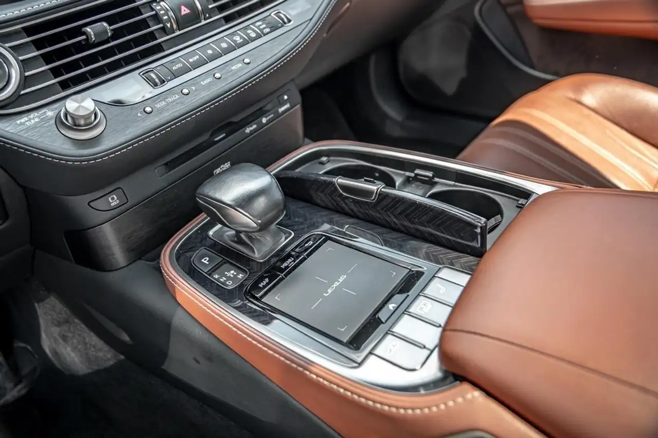 Lexus LS снимка Lexus LS