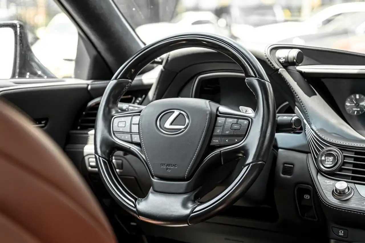 Lexus LS снимка Lexus LS