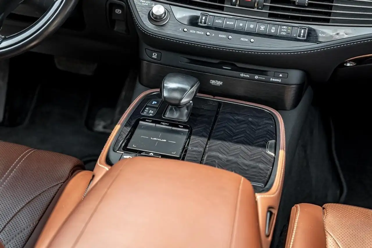 Lexus LS снимка Lexus LS